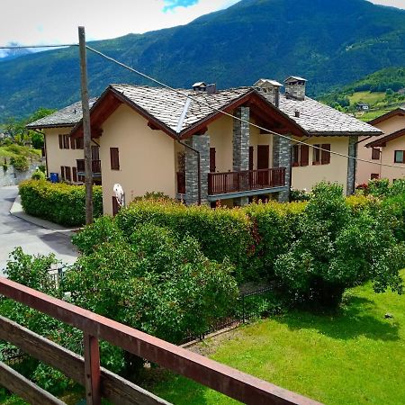 Appartamento Ai Piedi Del Gran Paradiso Saint-Pierre Exterior photo